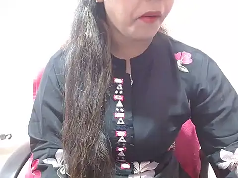 LovingPihu online show from 02.14.25