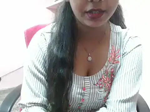 LovingPihu online show from 02.24.25