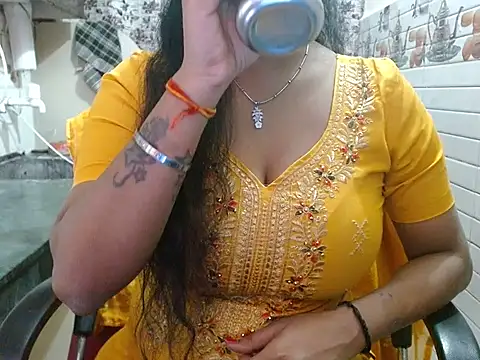 LovingPihu online show from 03.23.26