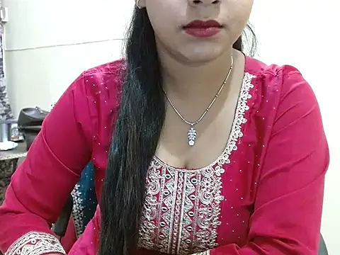 LovingPihu online show from 04.10.26