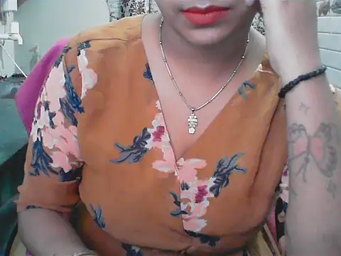 Snapshot of LovingPihu chatting on 06.15.26 LovingPihu online show from 06.15.26