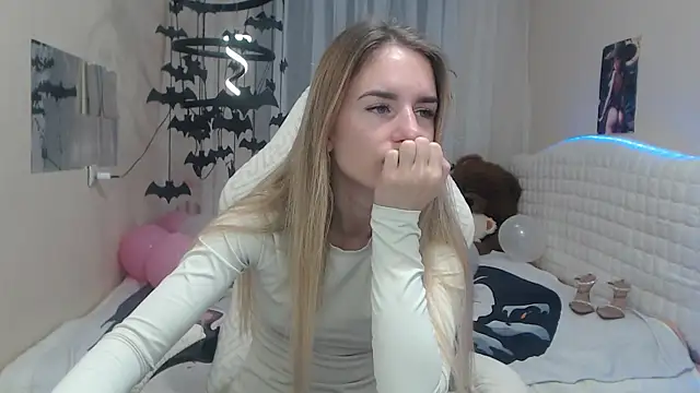 DeboraHorny online show from 10.16.25