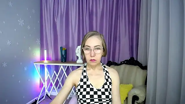 queen a n i online show from 11.26.25