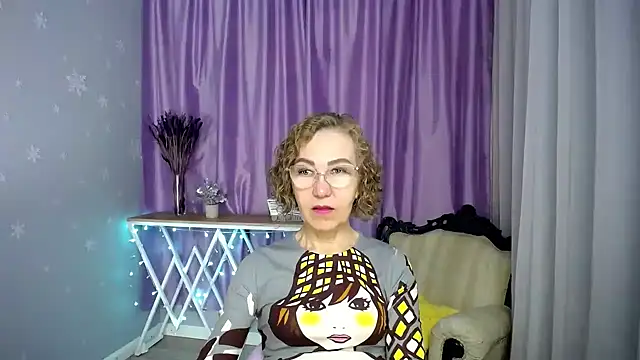 Snapshot of queen_a_n_i chatting on 06.21.26 queen a n i online show from 06.21.26