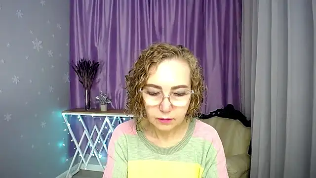 Snapshot of queen_a_n_i chatting on 07.04.26 queen a n i online show from 07.04.26