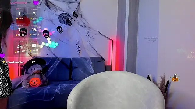 Snapshot of victorias_world chatting on 10.26.25 victorias world online show from 10.26.25