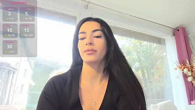 Naila18 online show from 10.18.25