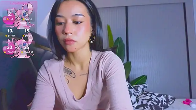 Mia Tin online show from 10.26.25