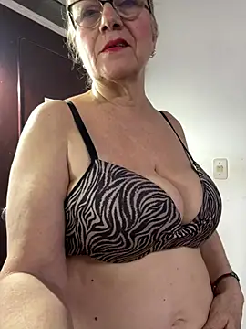 Snapshot of Sexytaty2022 chatting on 06.25.26 Sexytaty2022 online show from 06.25.26