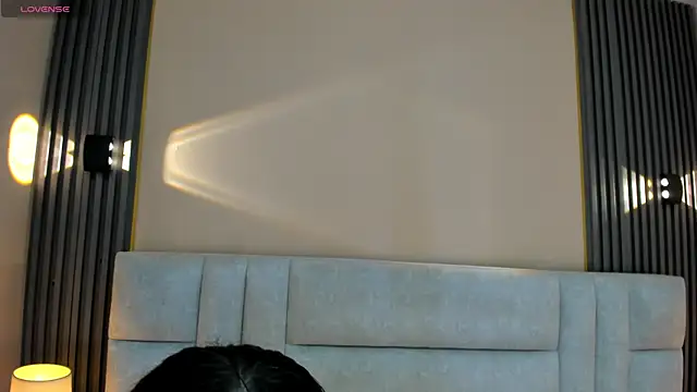 EYMI TOMSOM online show from 03.22.25