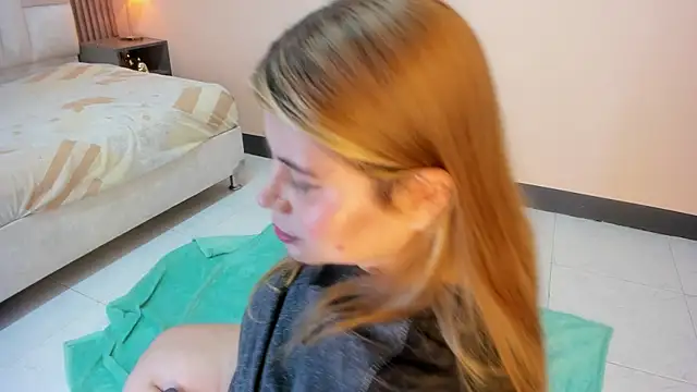 EYMI TOMSOM online show from 10.28.25