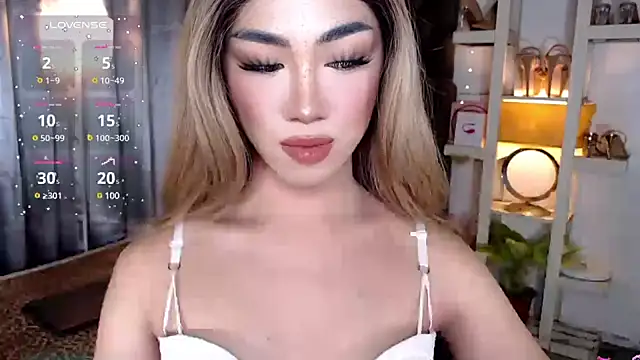 Snapshot of Local_Hoelyx chatting on 12.09.24 Local Hoelyx online show from 12.09.24