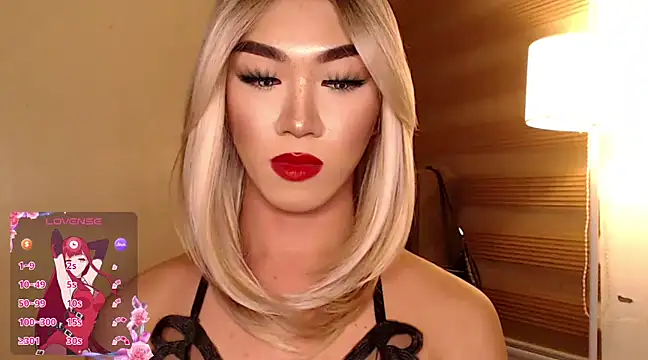 Snapshot of Local_Hoelyx chatting on 02.02.25 Local Hoelyx online show from 02.02.25