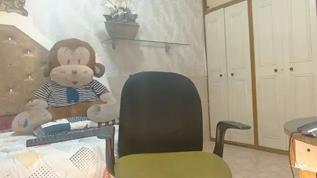 MiaShantall4u online show from 10.04.25