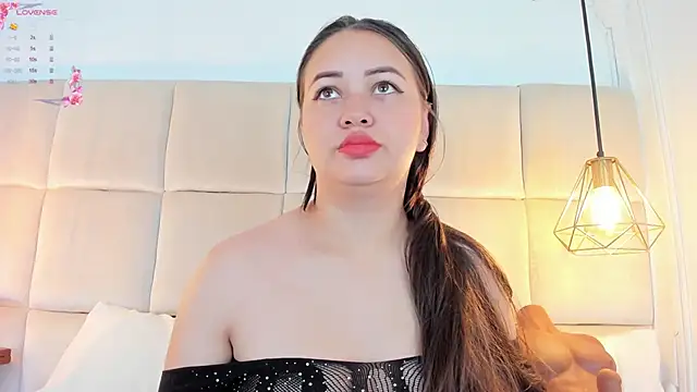 AnaisClark online show from 02.04.25