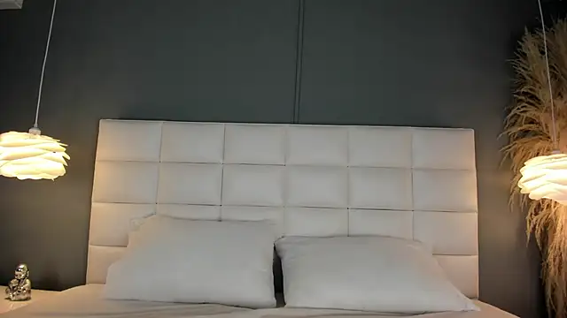 AnaisClark online show from 03.08.25