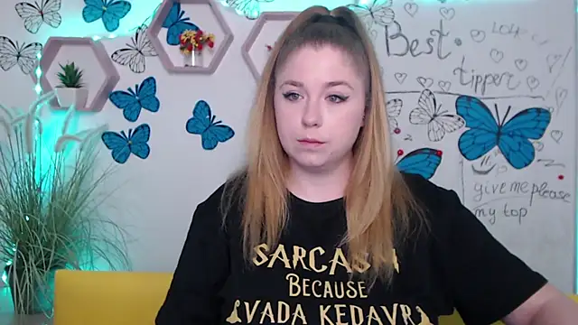 Snapshot of JessikaDaniel chatting on 03.19.25 JessikaDaniel online show from 03.19.25
