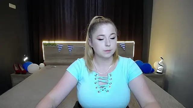 Snapshot of JessikaDaniel chatting on 09.29.25 JessikaDaniel online show from 09.29.25