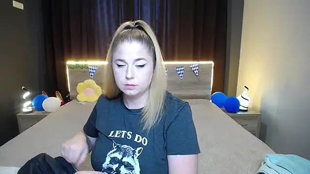 Snapshot of JessikaDaniel chatting on 10.04.25 JessikaDaniel online show from 10.04.25