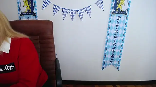 Snapshot of JessikaDaniel chatting on 10.06.25 JessikaDaniel online show from 10.06.25