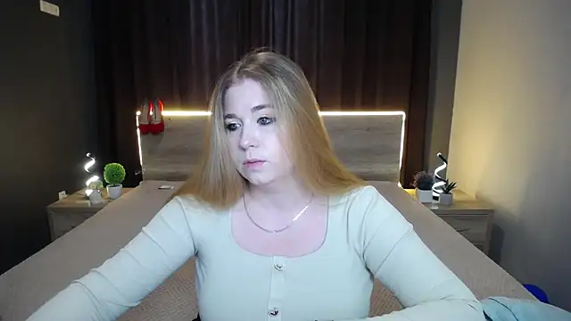 Snapshot of JessikaDaniel chatting on 10.07.25 JessikaDaniel online show from 10.07.25