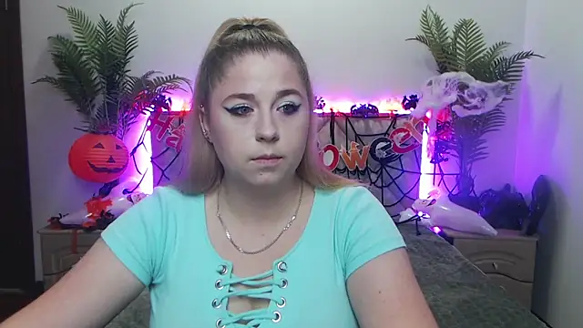 JessikaDaniel online show from 10.18.25