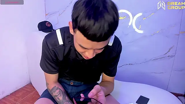 Snapshot of SecretsParty chatting on 11.08.25 SecretsParty online show from 11.08.25