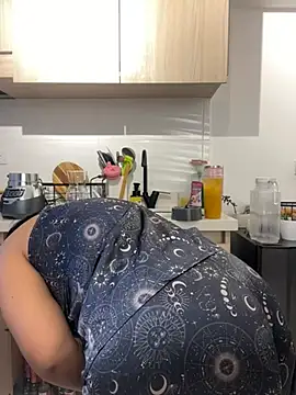 Snapshot of susy_angel chatting on 02.28.26 susy angel online show from 02.28.26