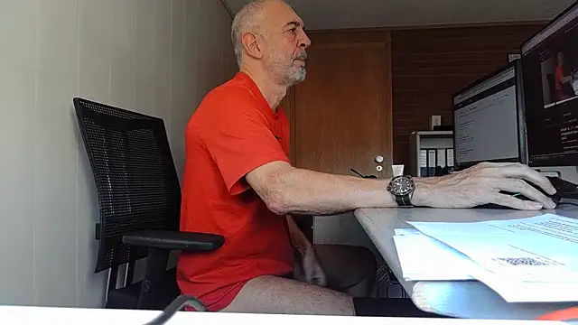 Snapshot of Herba_Mare chatting on 10.24.25 Herba Mare online show from 10.24.25