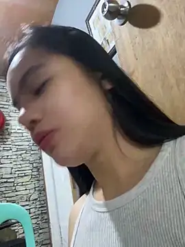 Hebefemme online show from 12.13.25