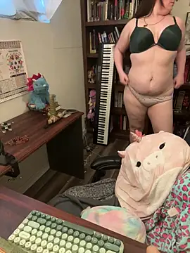 Snapshot of Adobe_Angel chatting on 02.20.25 Adobe Angel online show from 02.20.25