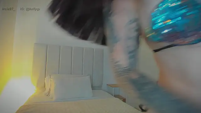 Ally Snow online show from 04.10.26