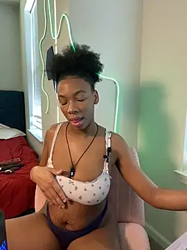 Snapshot of EatSweetMolly chatting on 02.23.25 EatSweetMolly online show from 02.23.25