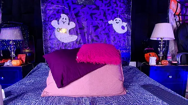 shelsyloreds online show from 10.14.25