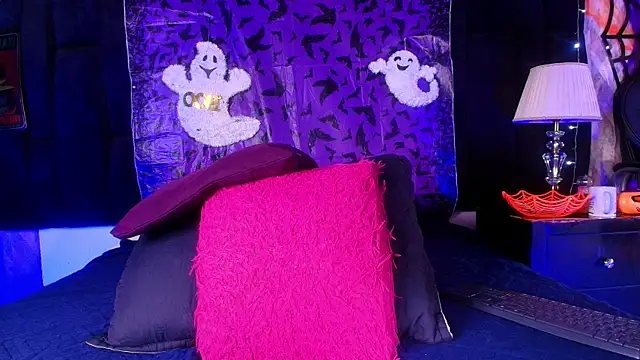 shelsyloreds online show from 10.16.25