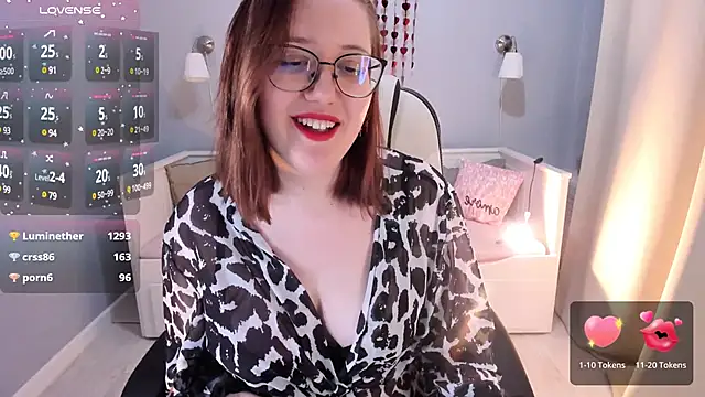 Snapshot of Charmy_Gracy chatting on 02.16.25 Charmy Gracy online show from 02.16.25