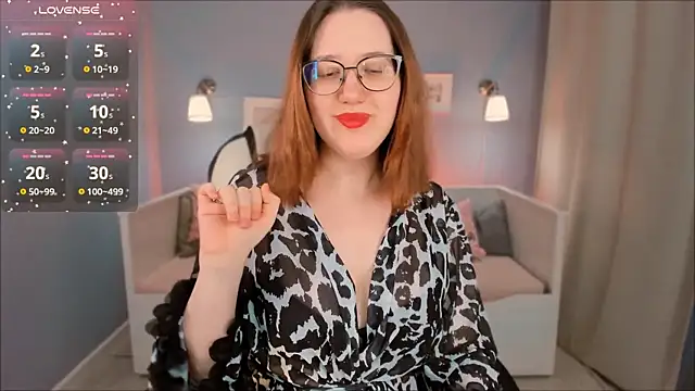 Snapshot of Charmy_Gracy chatting on 03.03.25 Charmy Gracy online show from 03.03.25