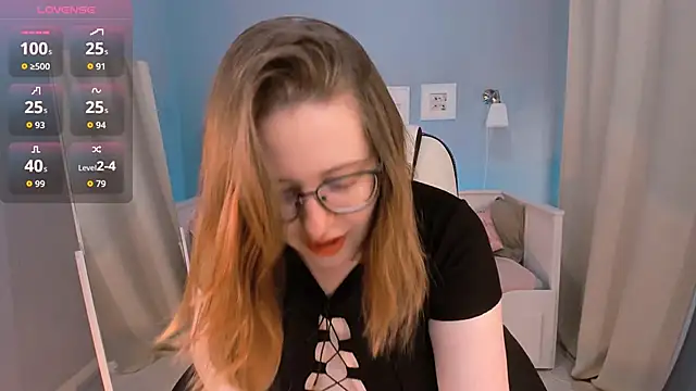 Snapshot of Charmy_Gracy chatting on 09.09.25 Charmy Gracy online show from 09.09.25