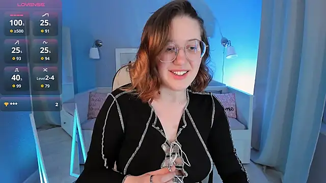 Snapshot of Charmy_Gracy chatting on 10.10.25 Charmy Gracy online show from 10.10.25