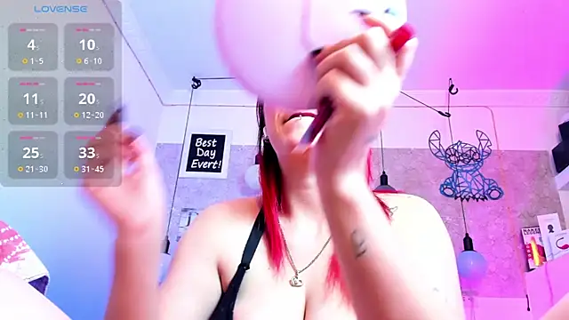 Snapshot of Rebeca_xs chatting on 12.20.24 Rebeca xs online show from 12.20.24