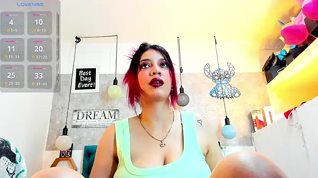 Snapshot of Rebeca_xs chatting on 02.09.25 Rebeca xs online show from 02.09.25