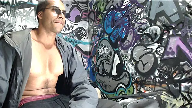 Snapshot of Justin_Frank chatting on 12.30.24 Justin Frank online show from 12.30.24