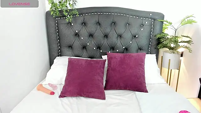 Snapshot of sahara1802 chatting on 01.14.26 sahara1802 online show from 01.14.26