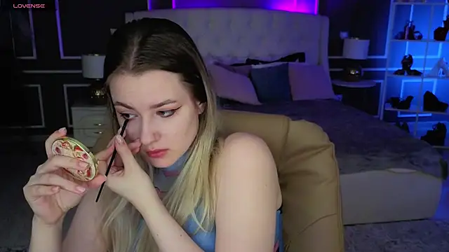 elinanortas online show from 10.27.25