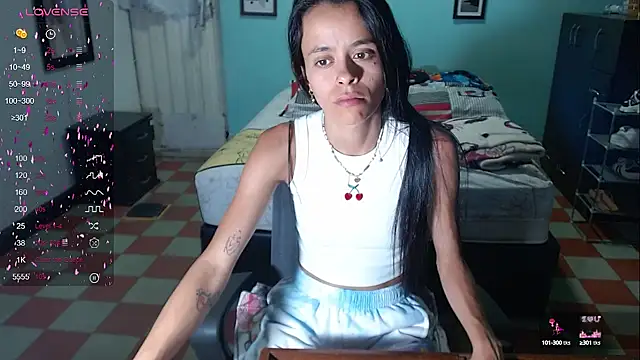 Snapshot of Mia_sexy18_ chatting on 12.16.24 Mia sexy18 online show from 12.16.24