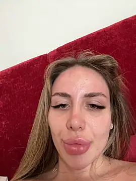 Snapshot of AshleySinn chatting on 02.25.25 AshleySinn online show from 02.25.25