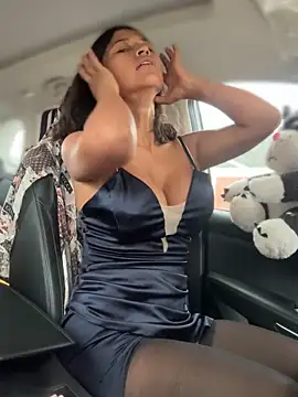 sexi noemi online show from 10.27.25