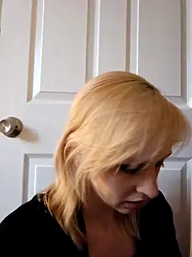 AmethystFoxx online show from 03.03.25