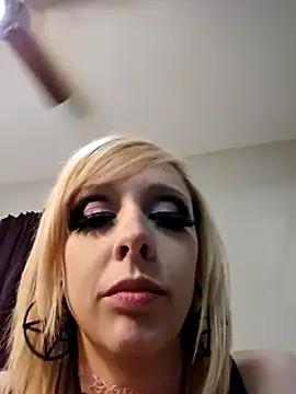 AmethystFoxx online show from 03.05.25