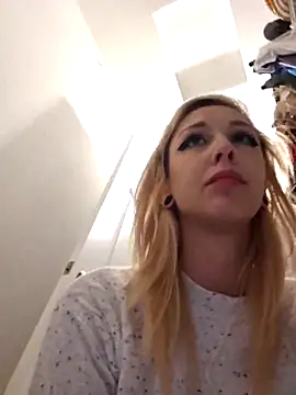 AmethystFoxx online show from 11.06.25